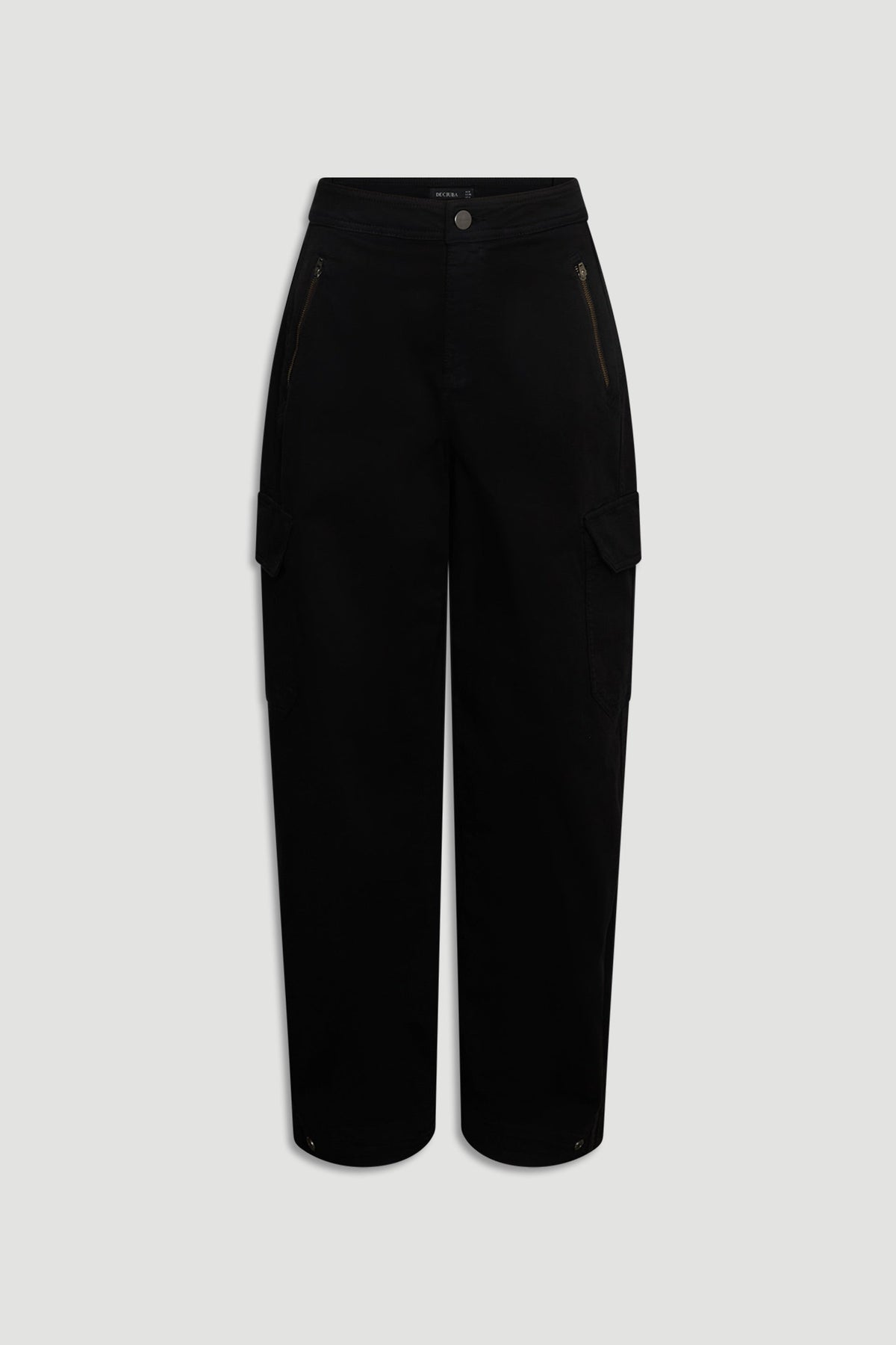 Peyton Zip Cargo Pocket Pant in black with zip front pockets and side cargo pockets for stylish, functional everyday wear.