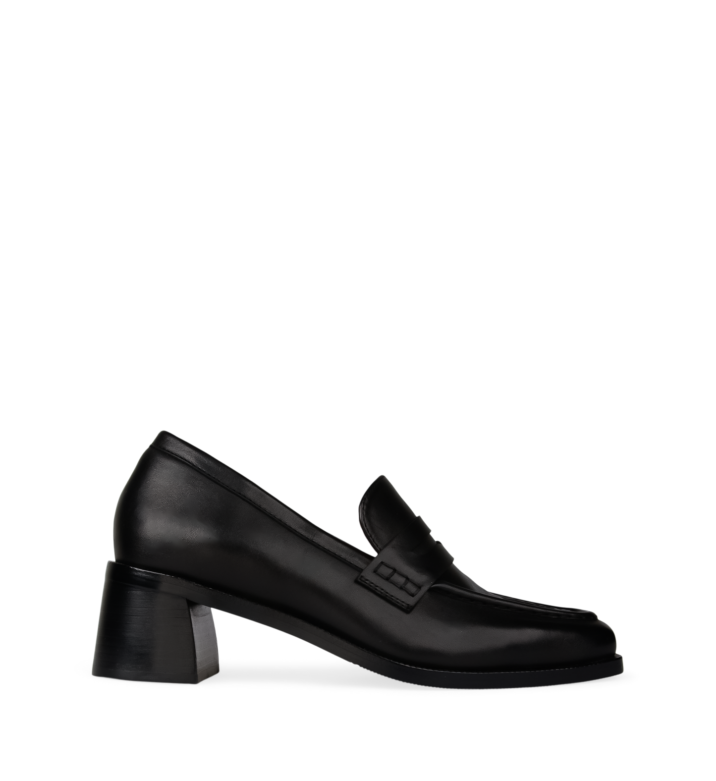 A black leather low heel shoe with a stable heel design and a leather-lined B.plantfoam footbed.