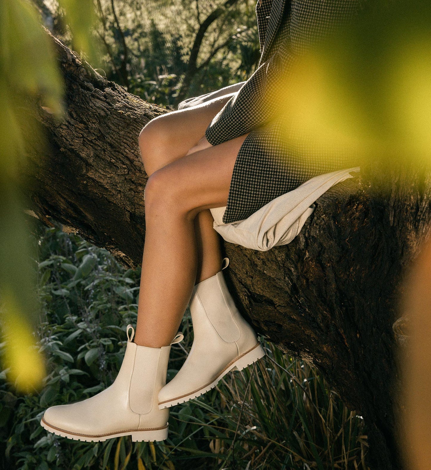 Coot Oatmilk Leather Flat Boots