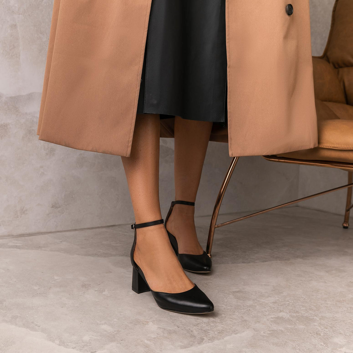 Griffon Black Leather Low Heels