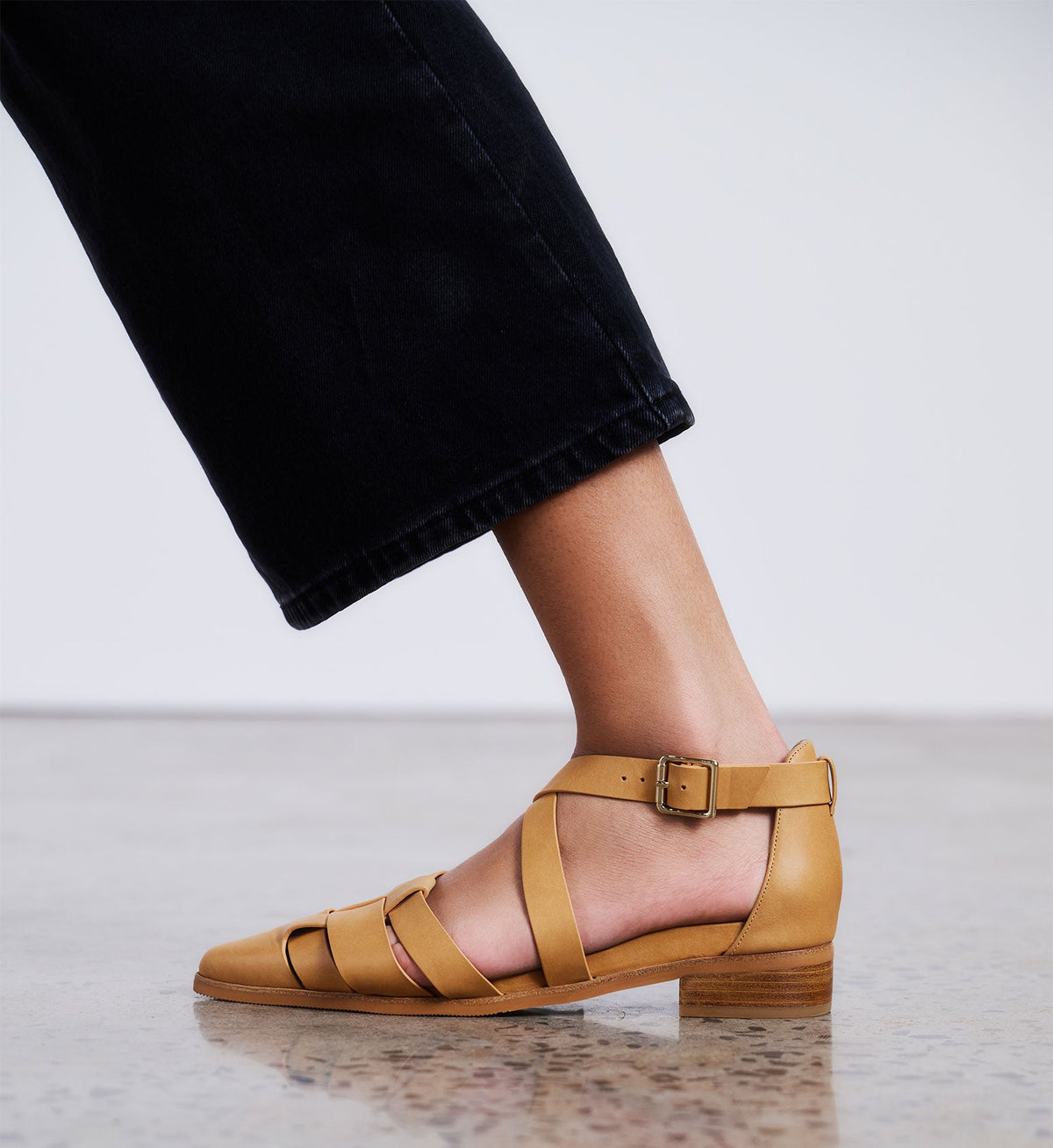 Pardusco Tan Leather Flats