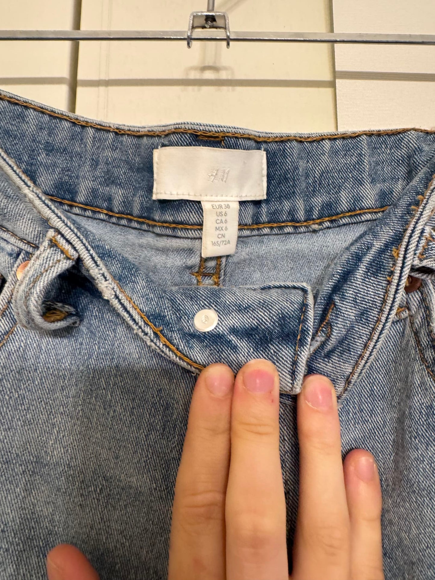80547