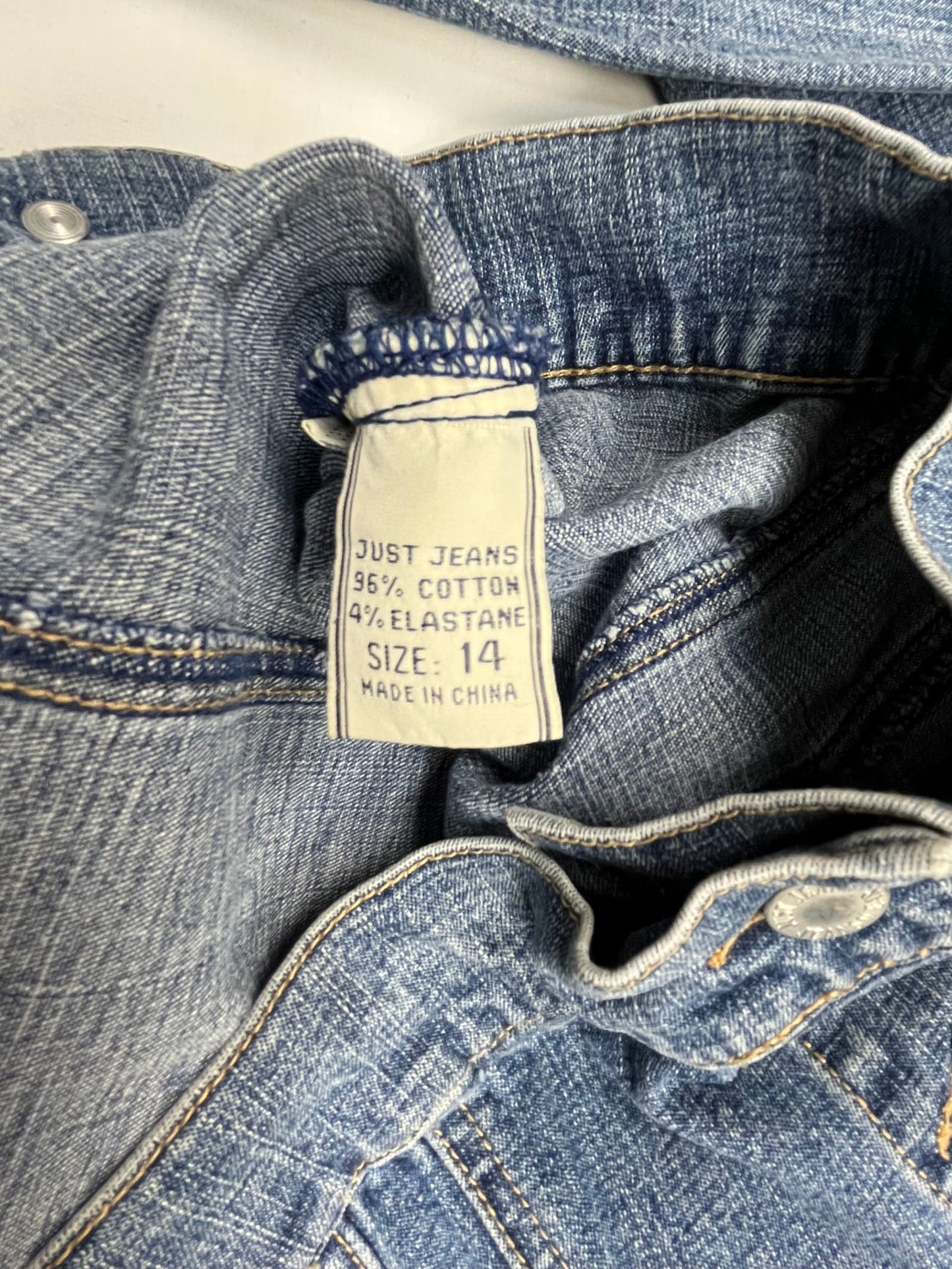 196445