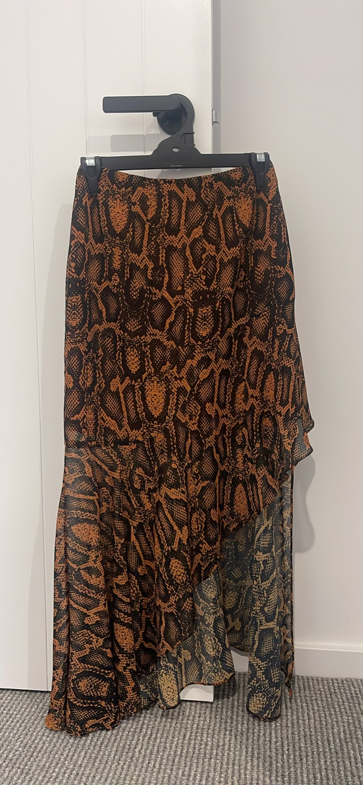154583