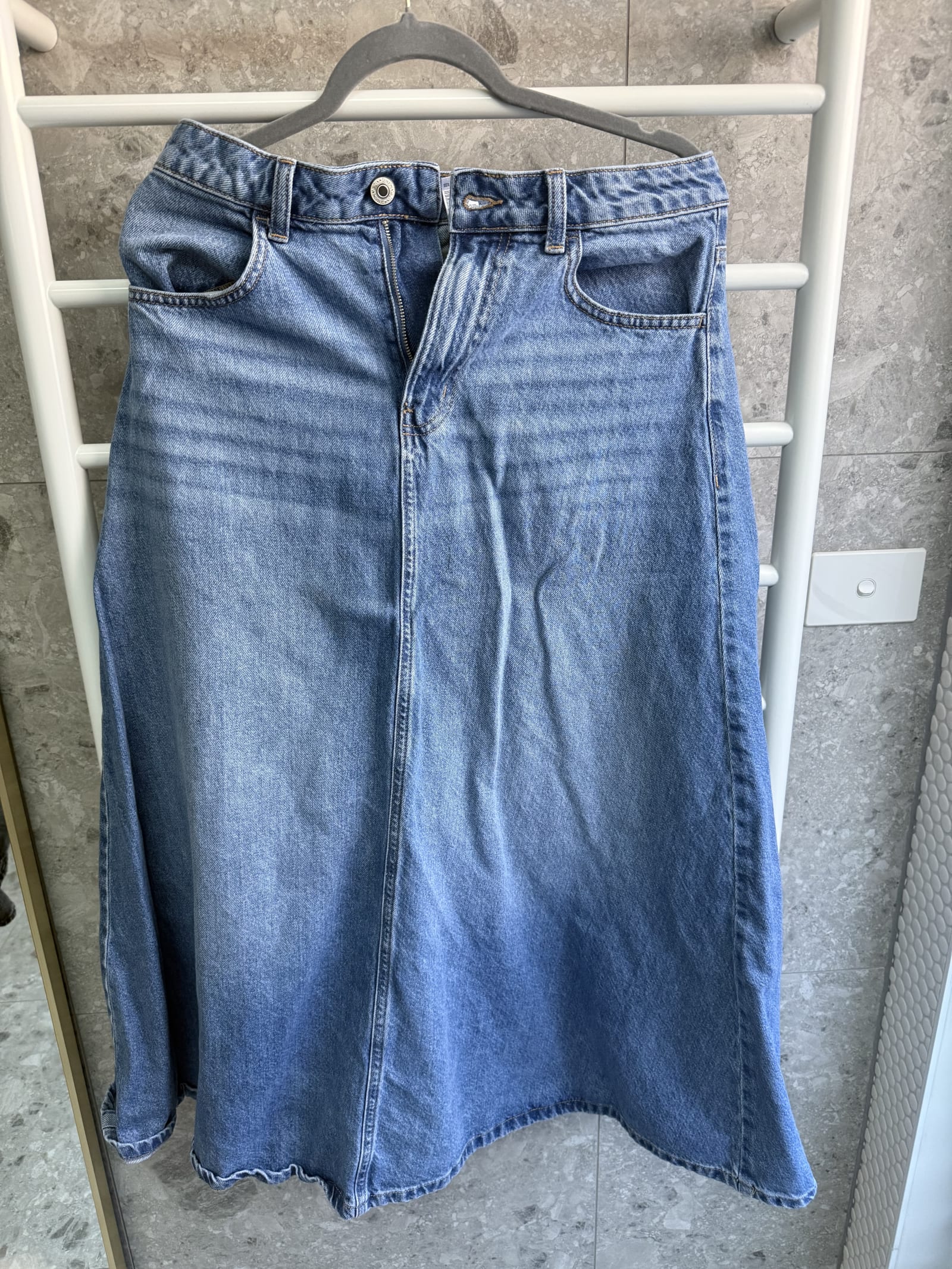 197263