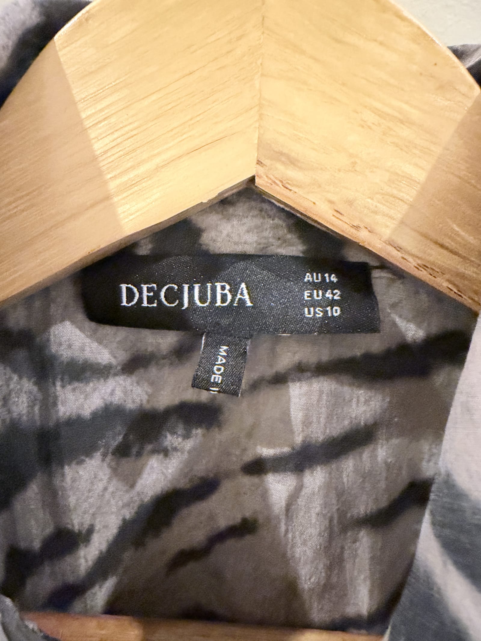 153889