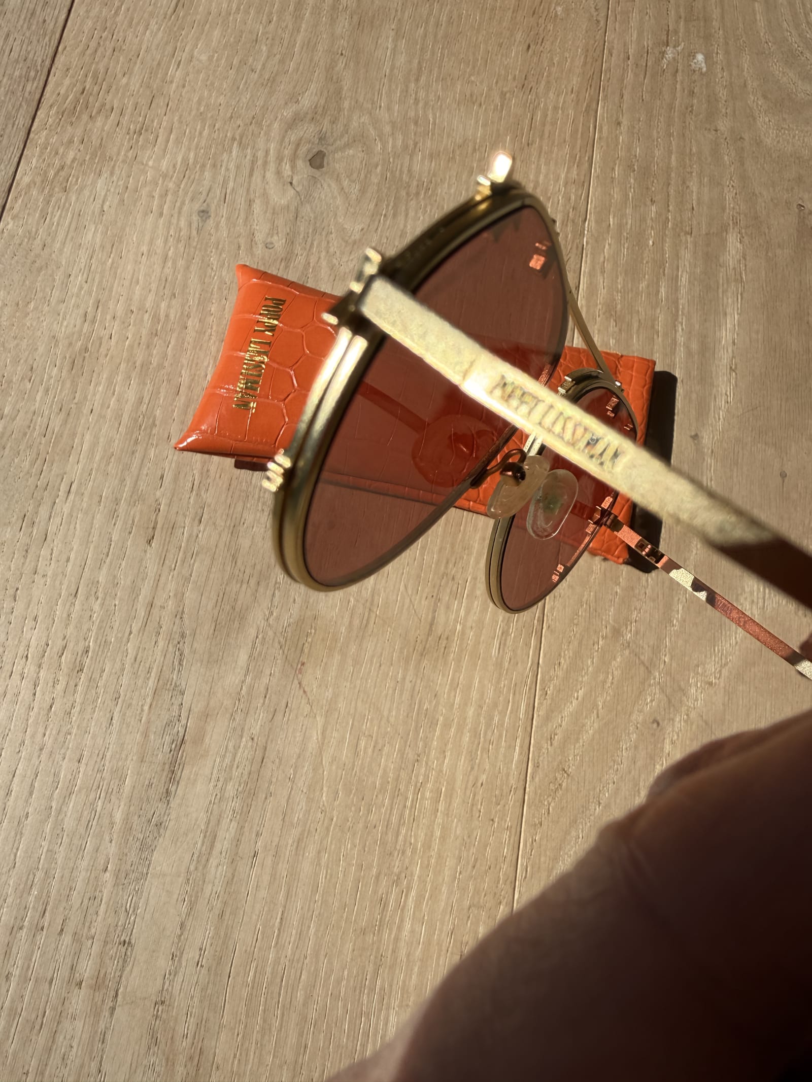 180598