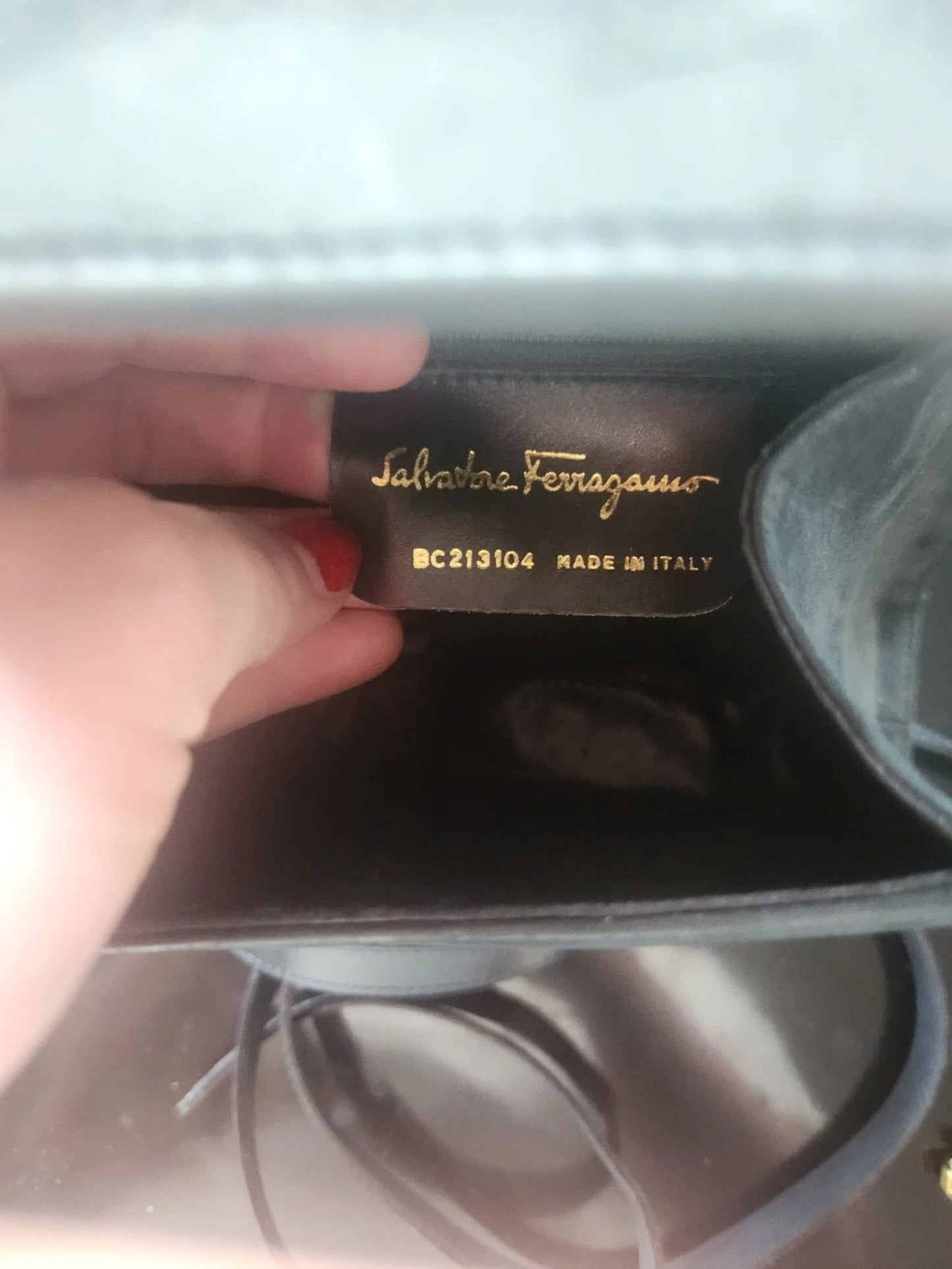 83102