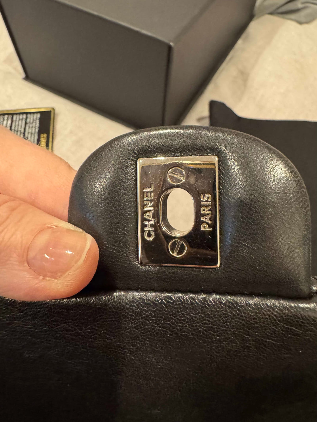 220900
