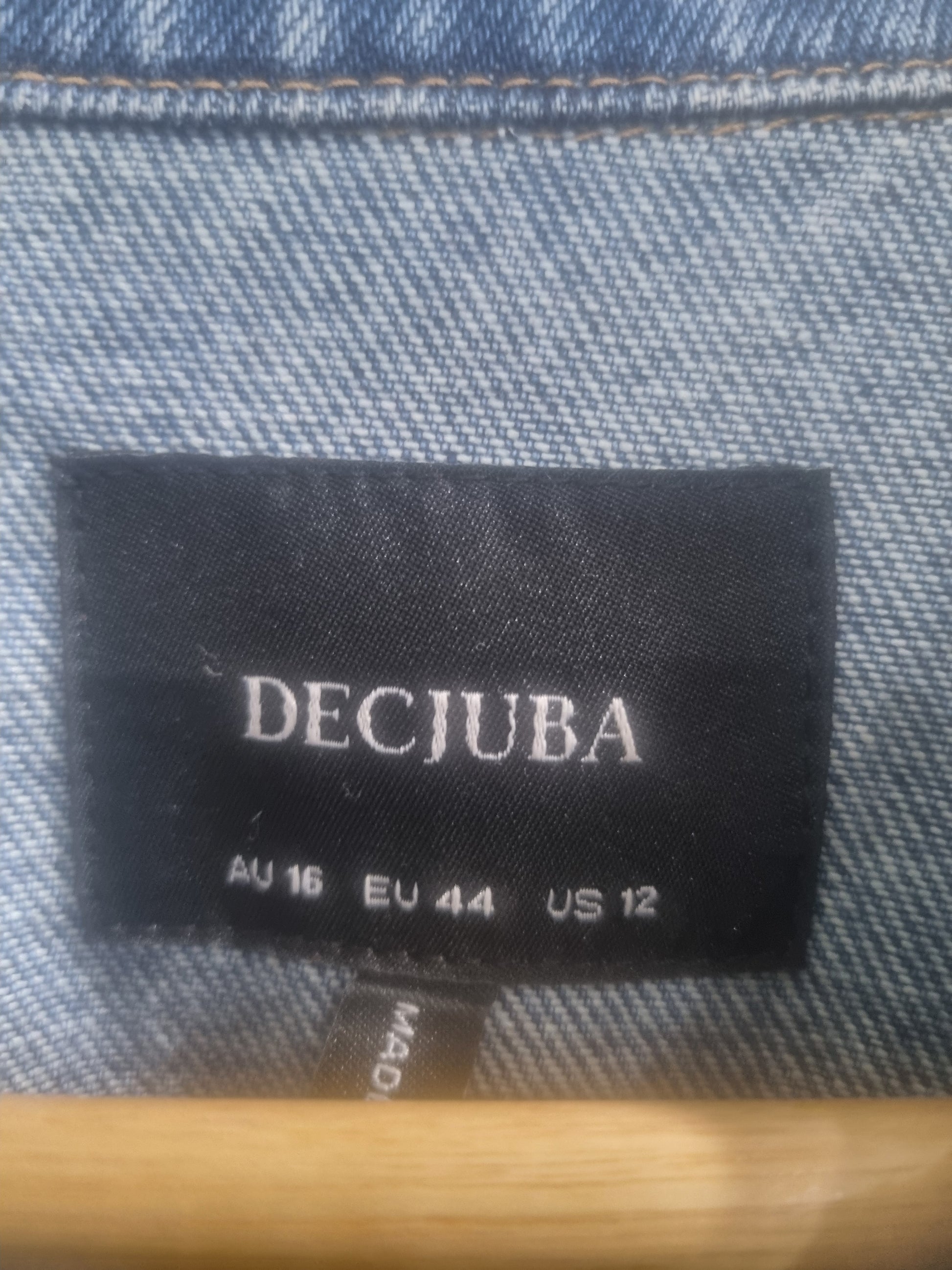 22881
