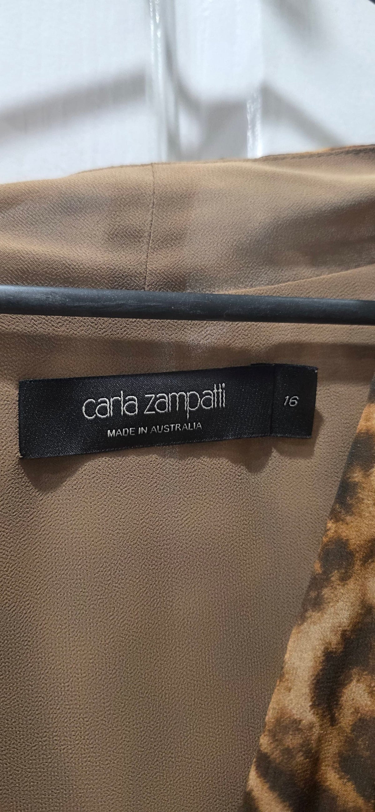 225221