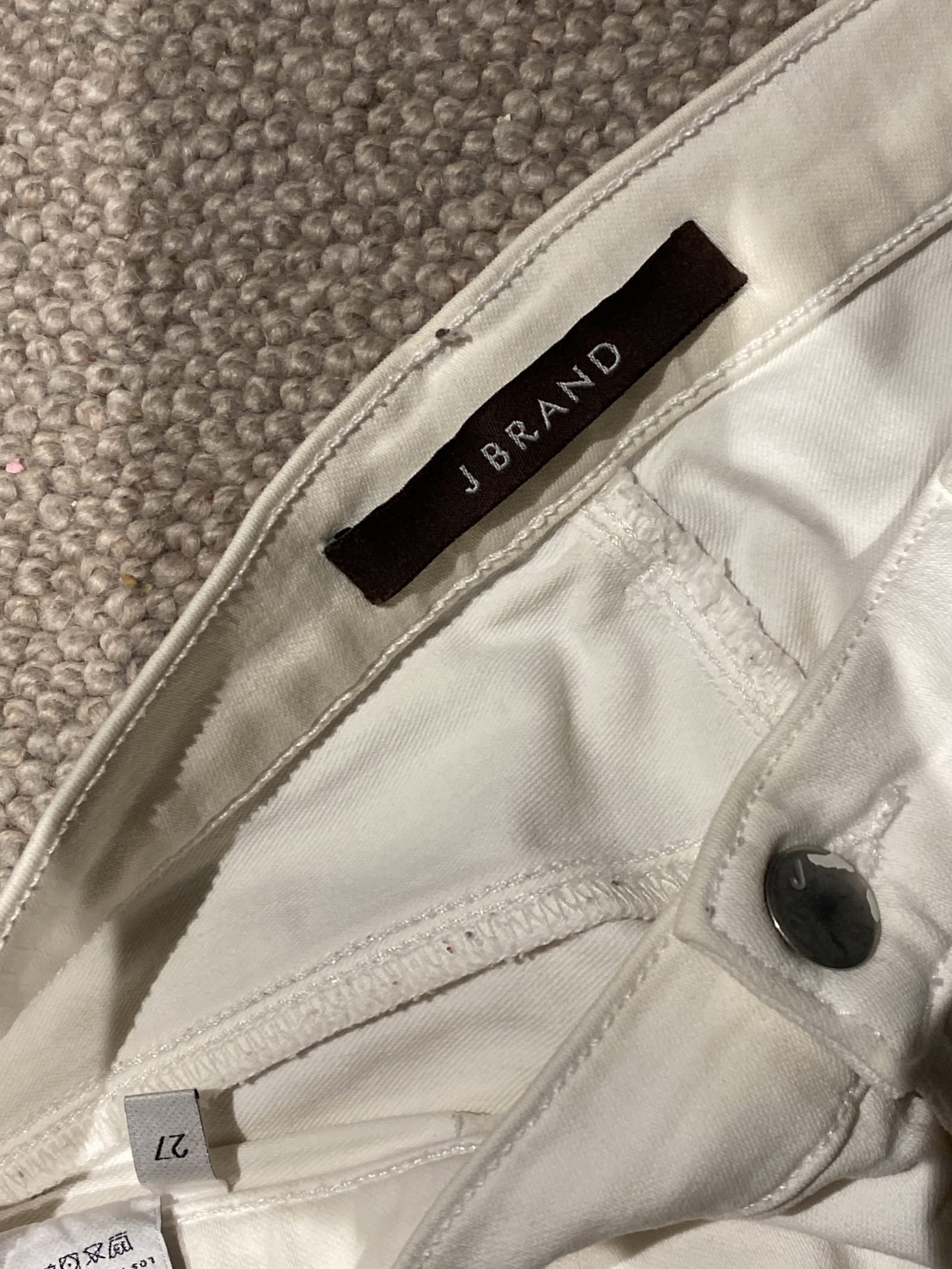 154085