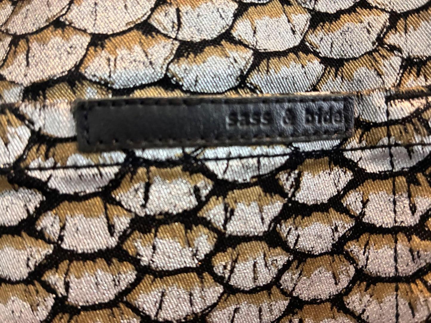 185601