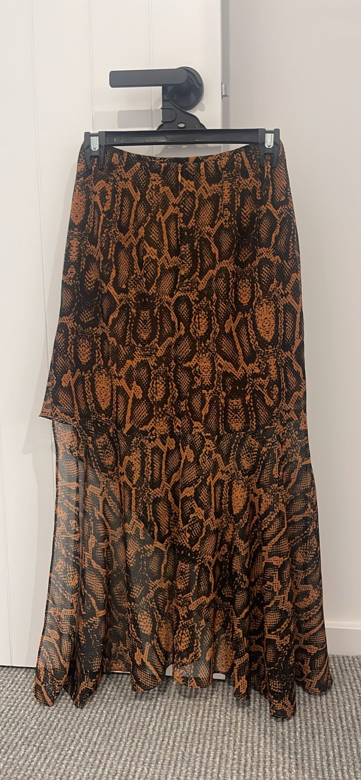 154584