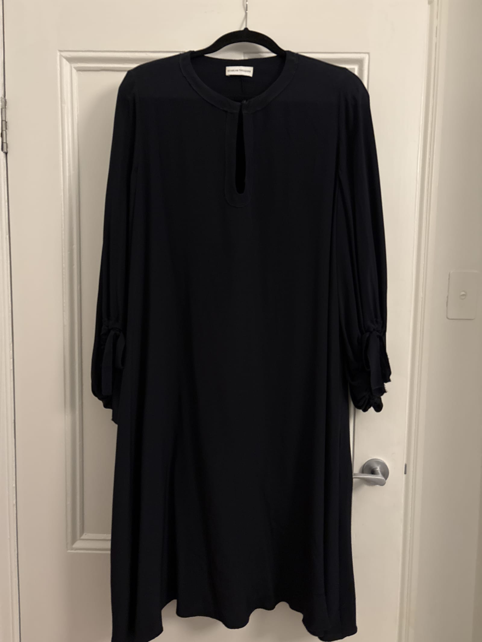 104056