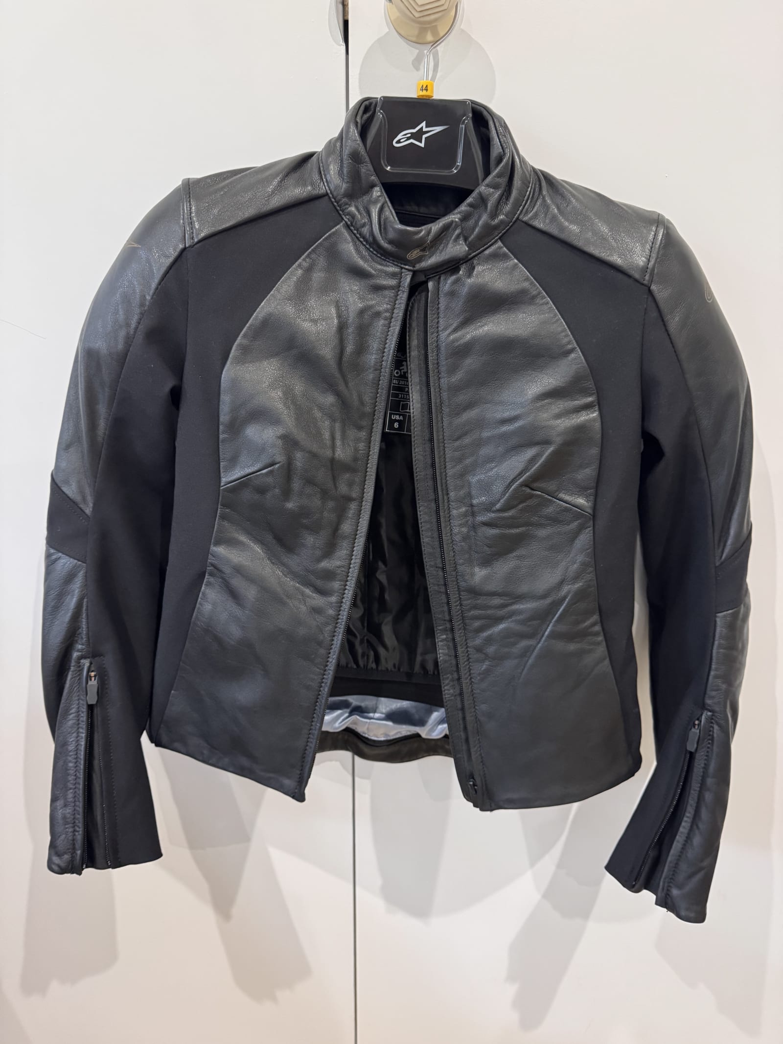 183141