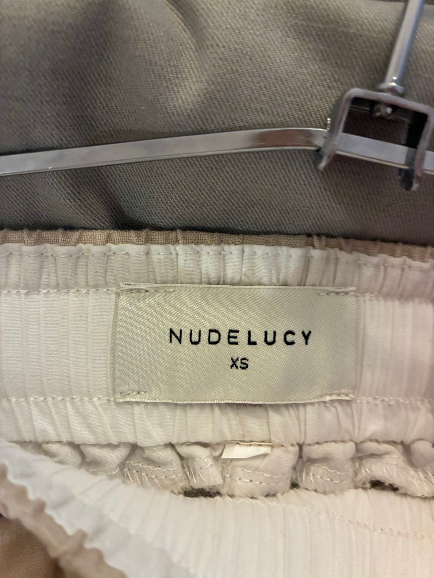 99082