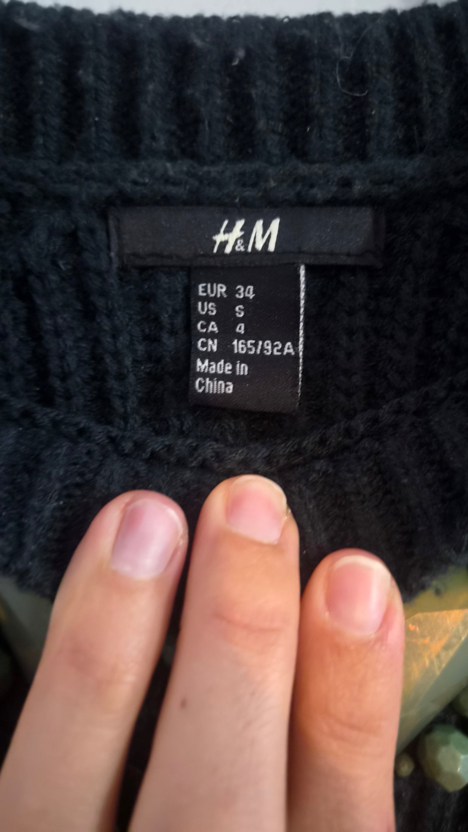 136805
