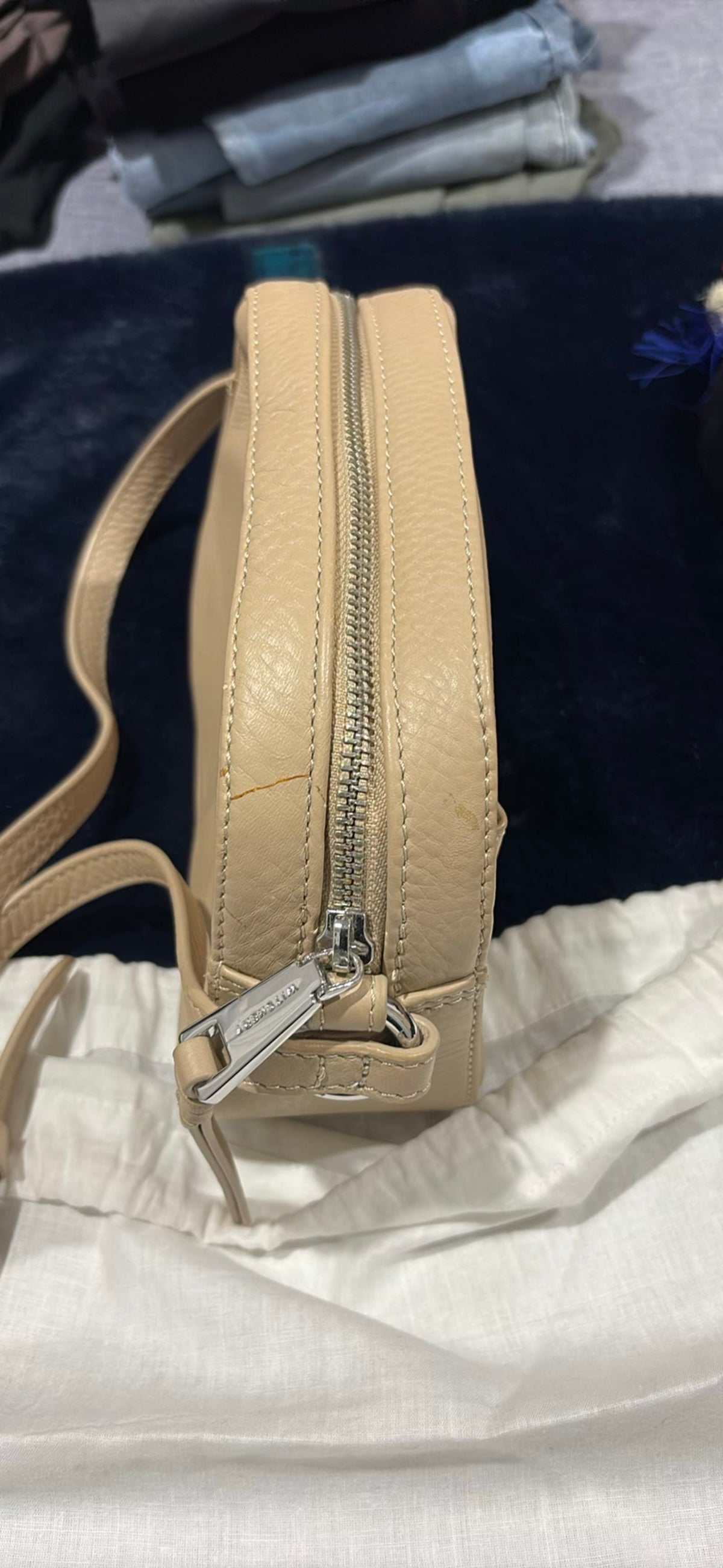 216962