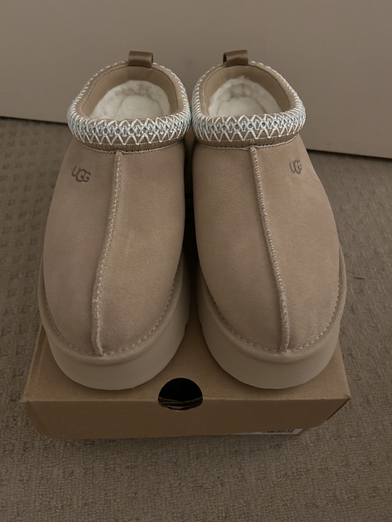111529