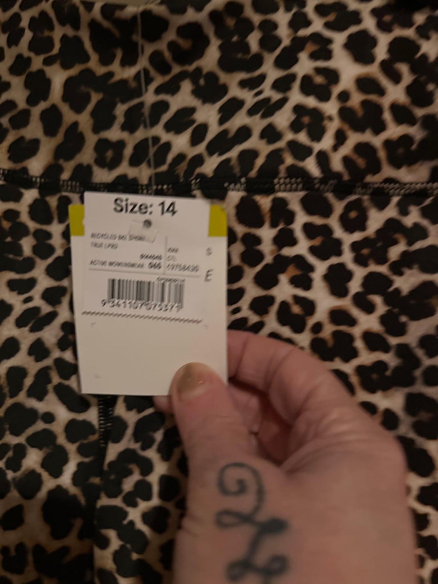 182303