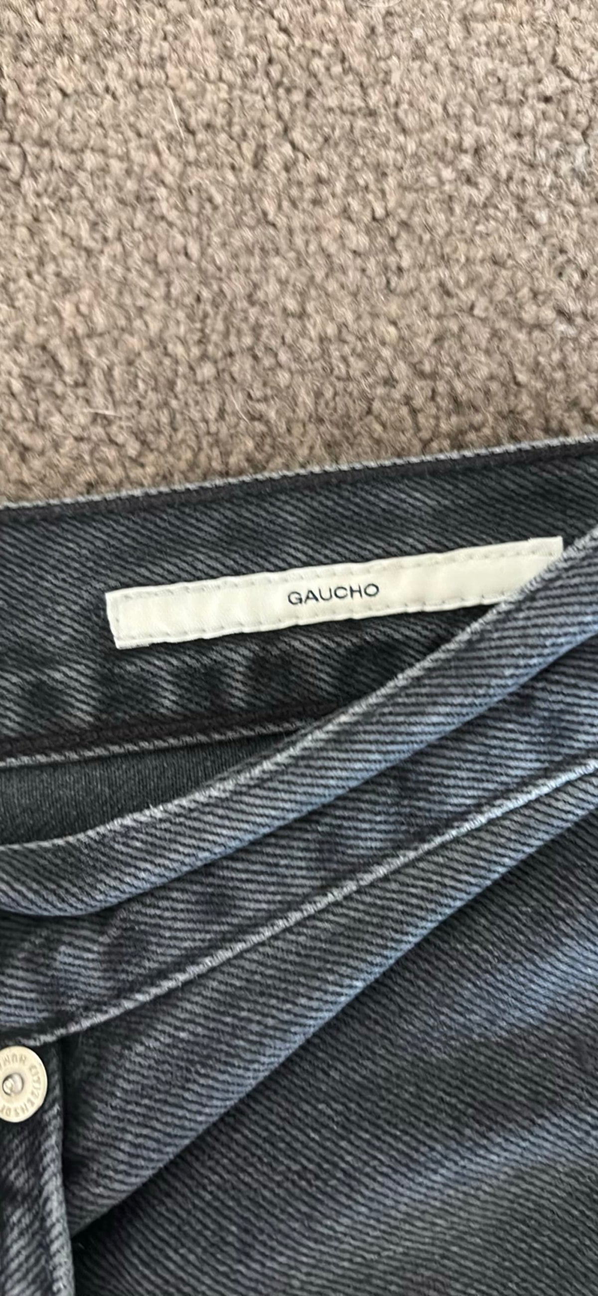 219368
