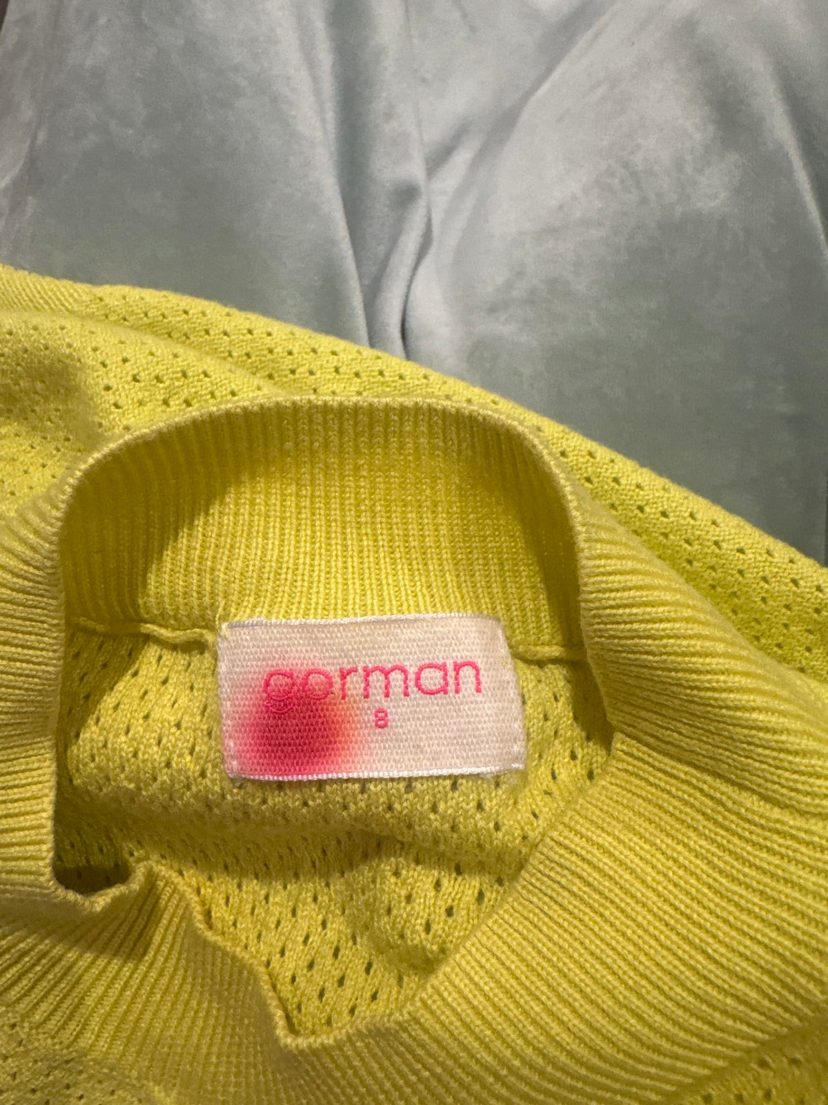 199698