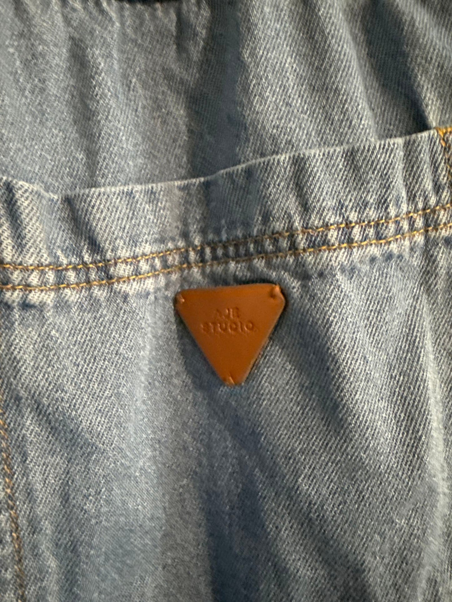 198251