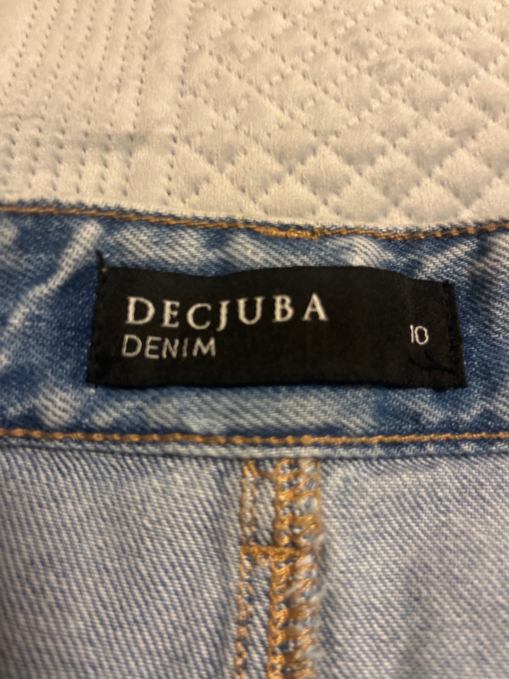 26733