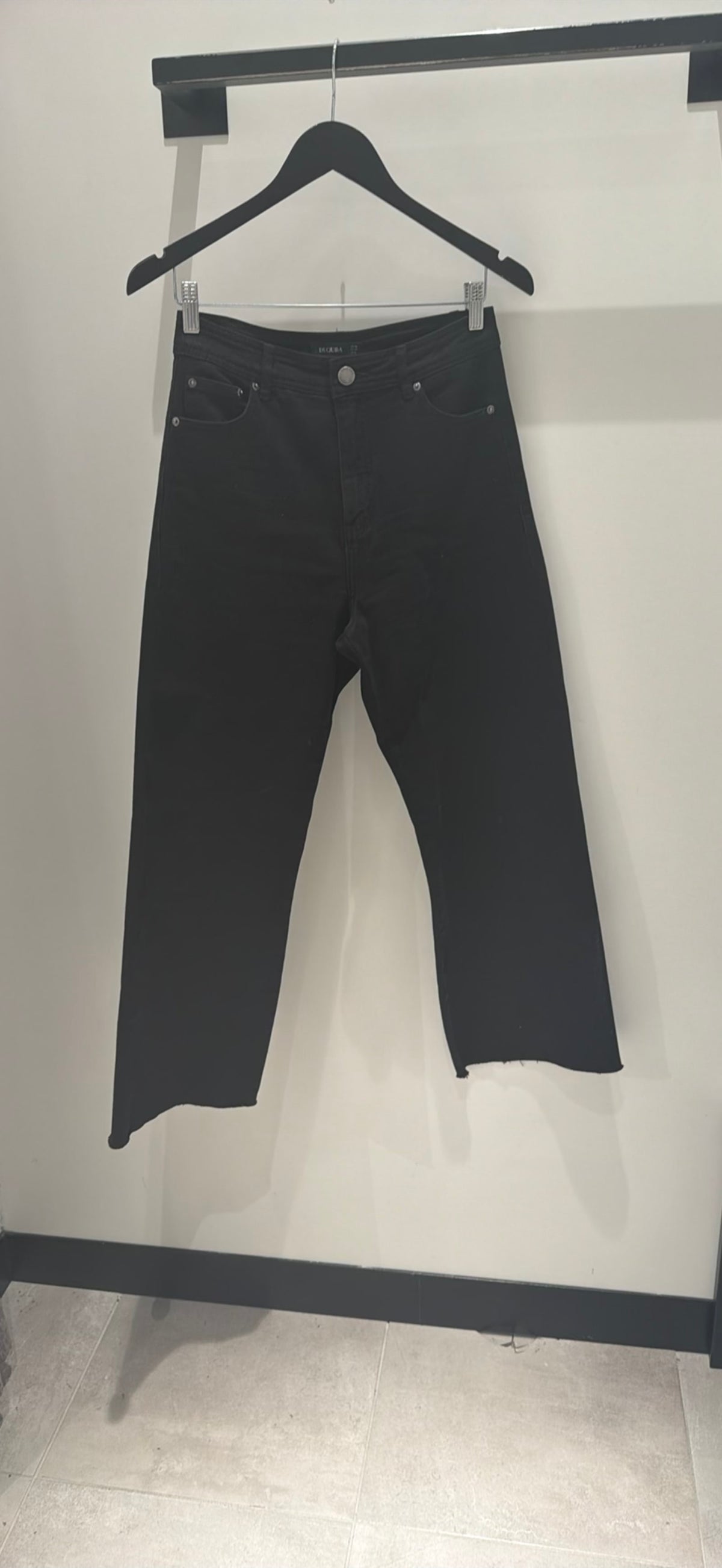 221052