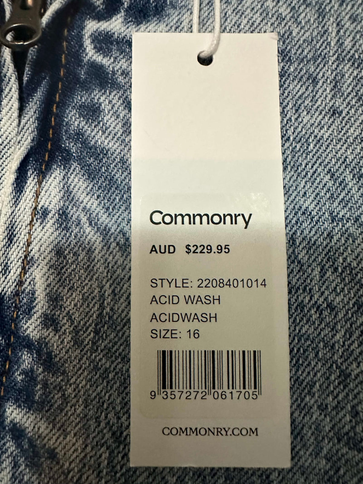216829
