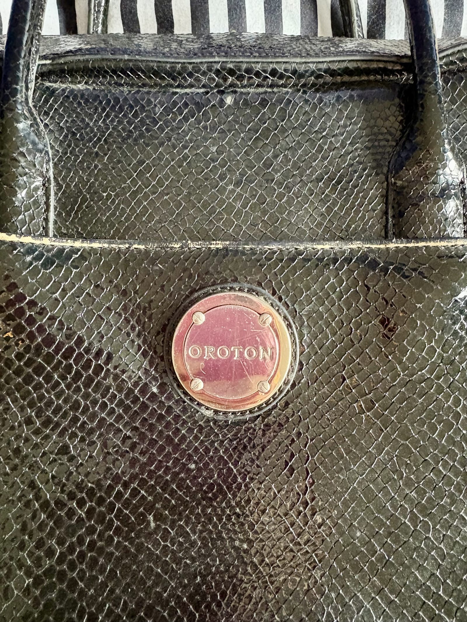 127256