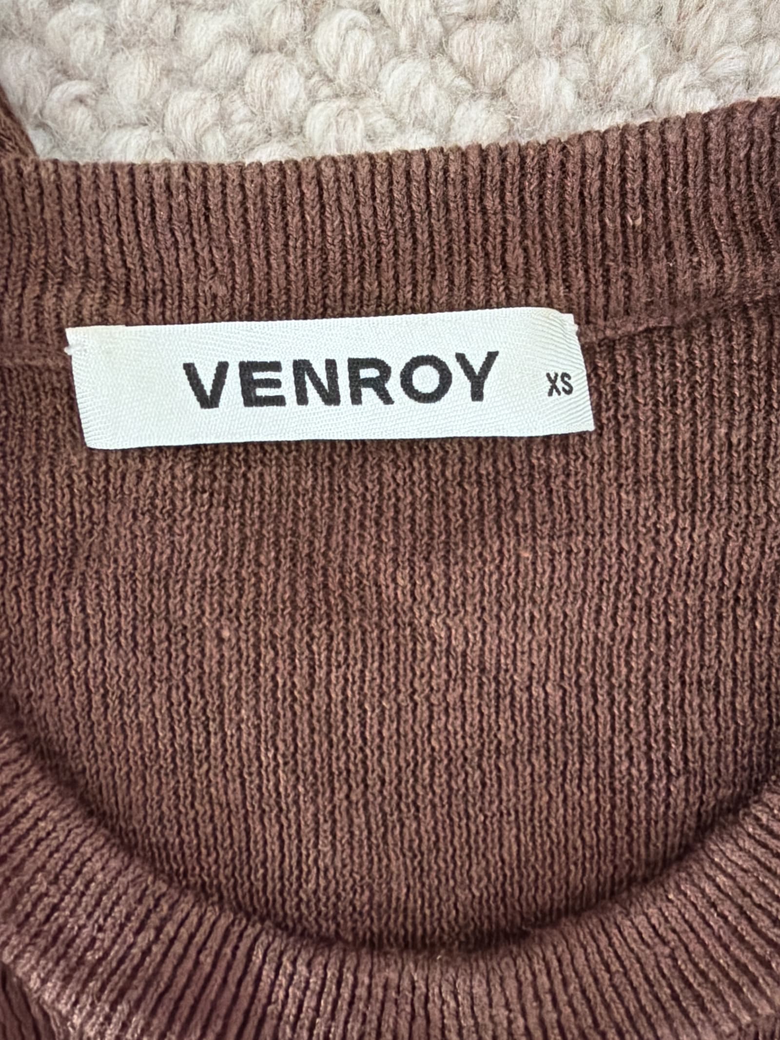 122560