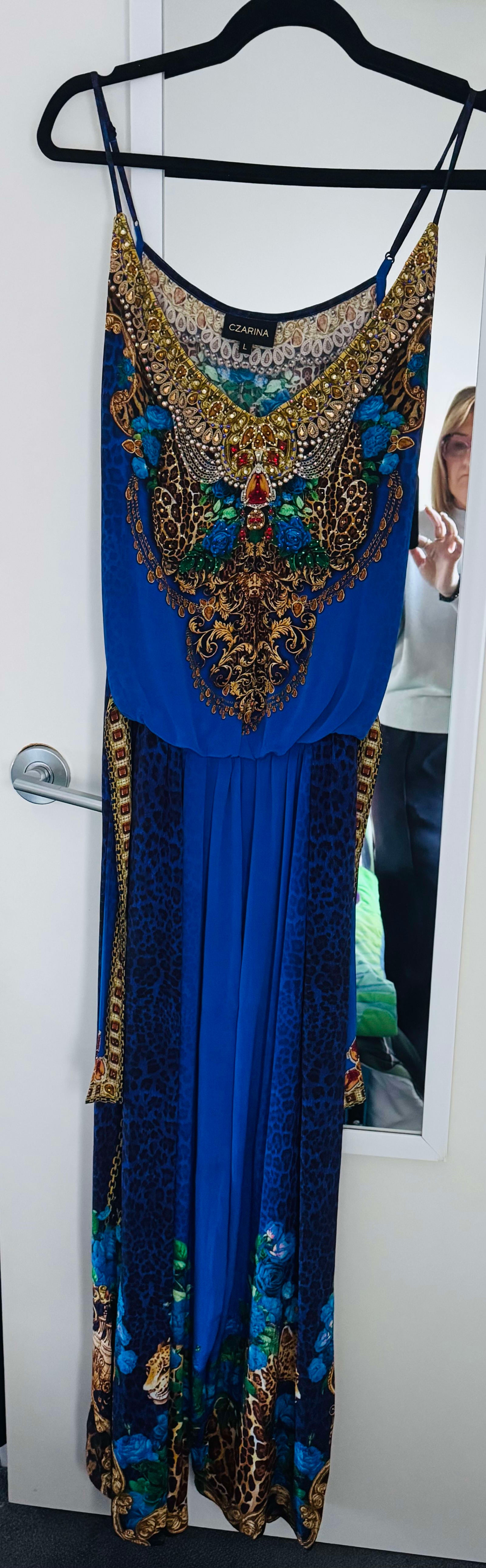 148037