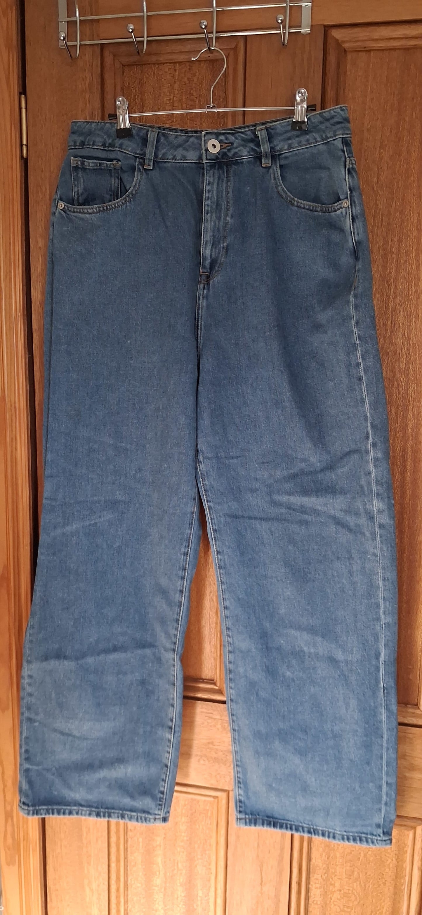 198498