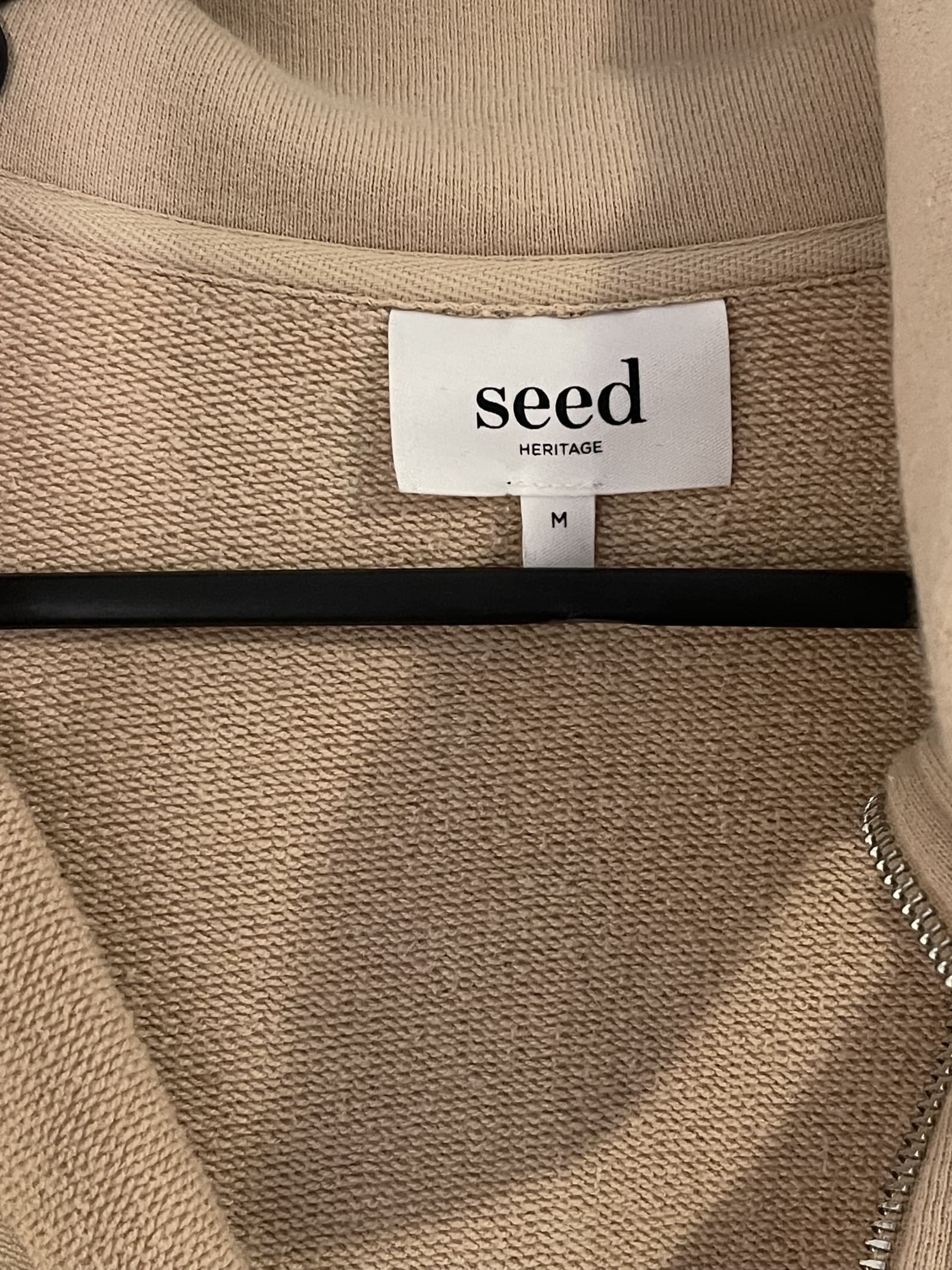 136579