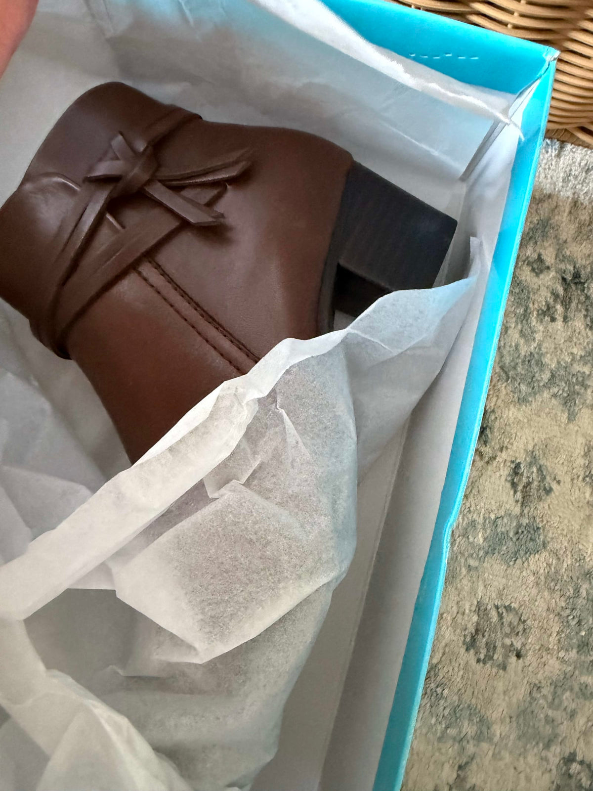 210184