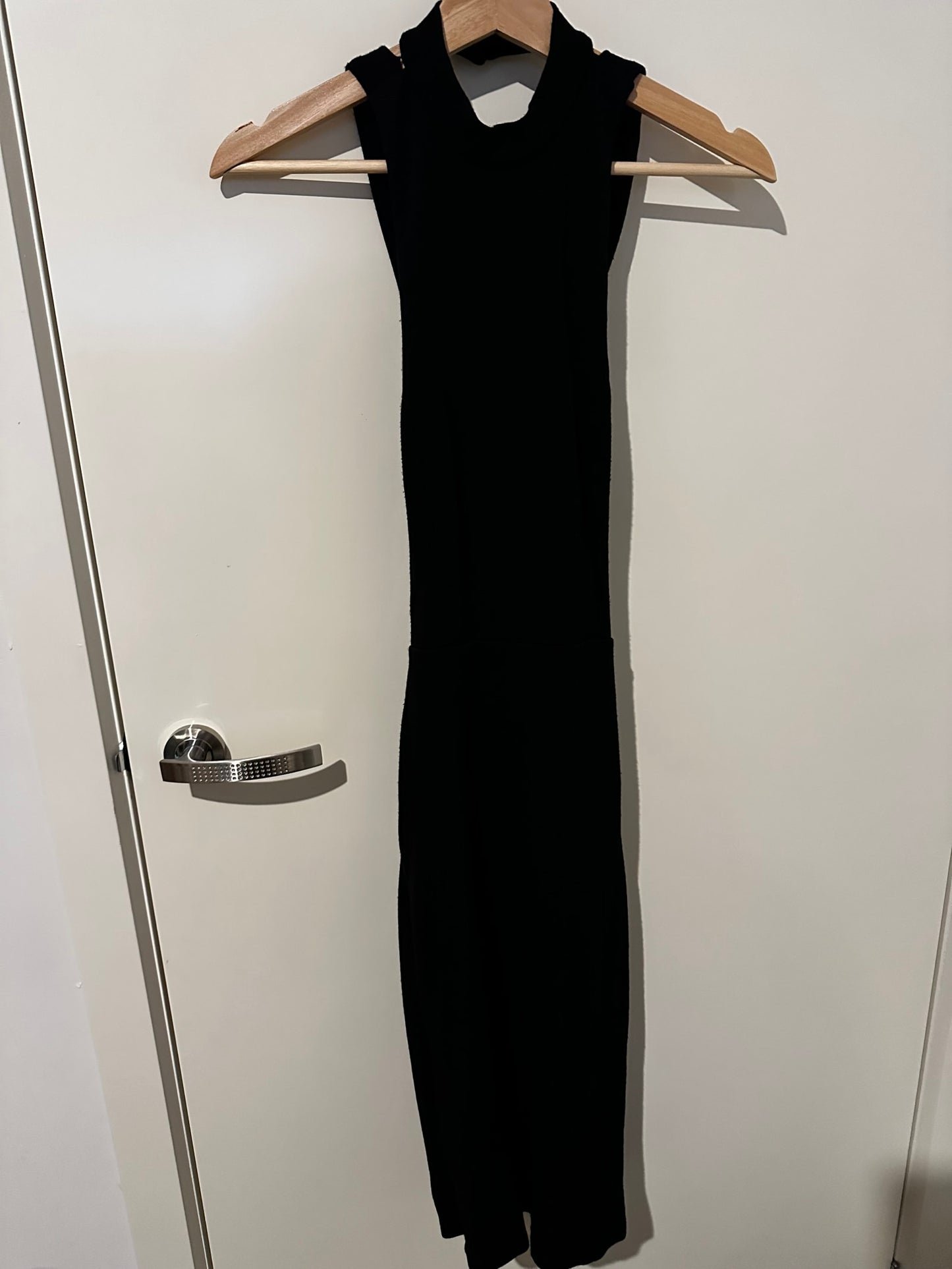 190043