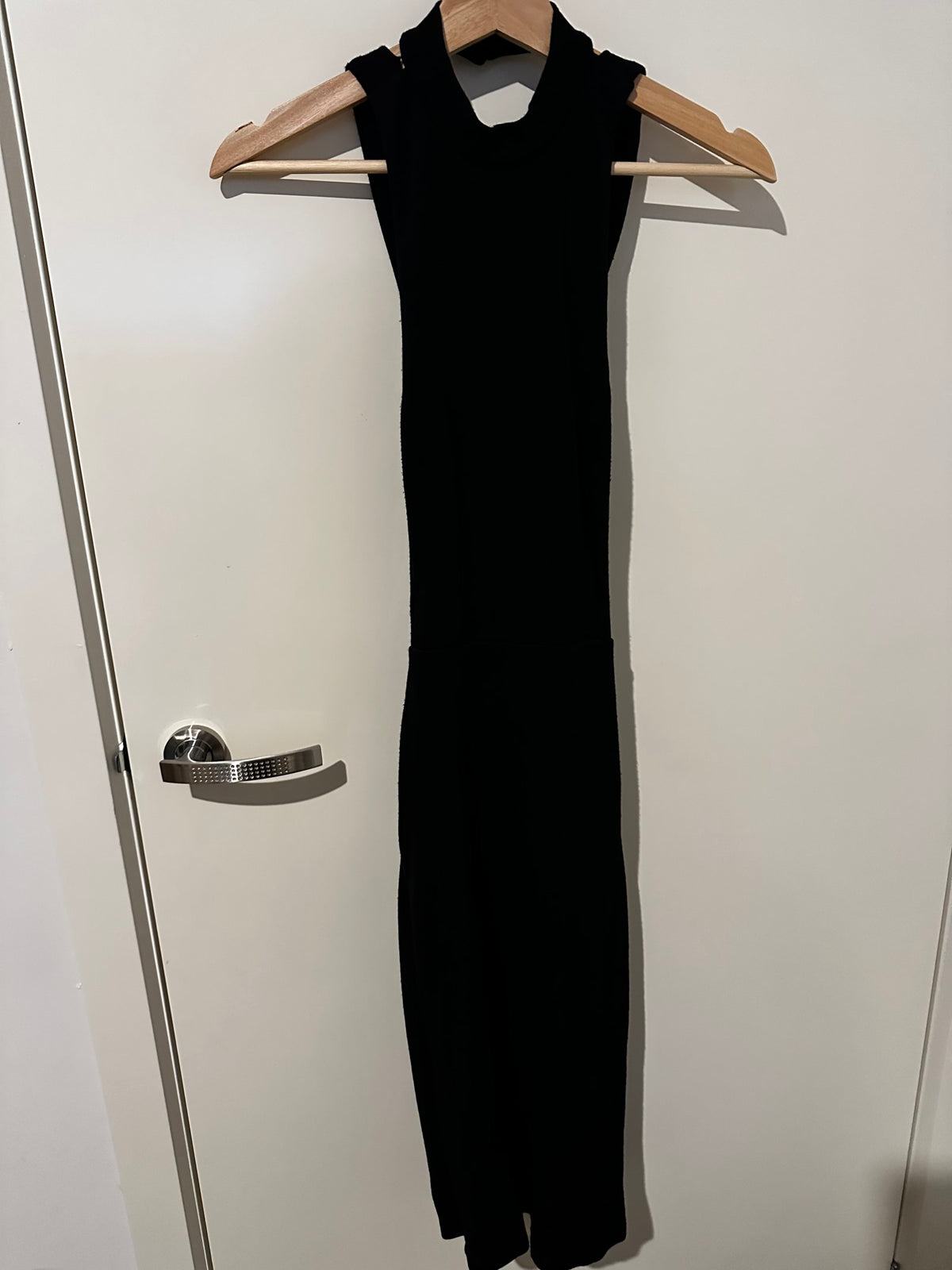 190043