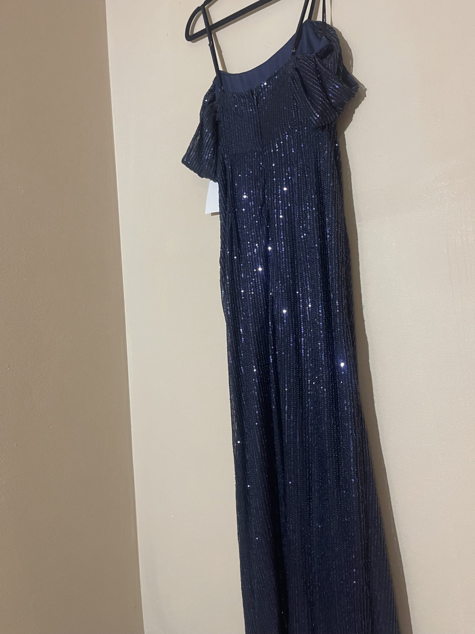 198618
