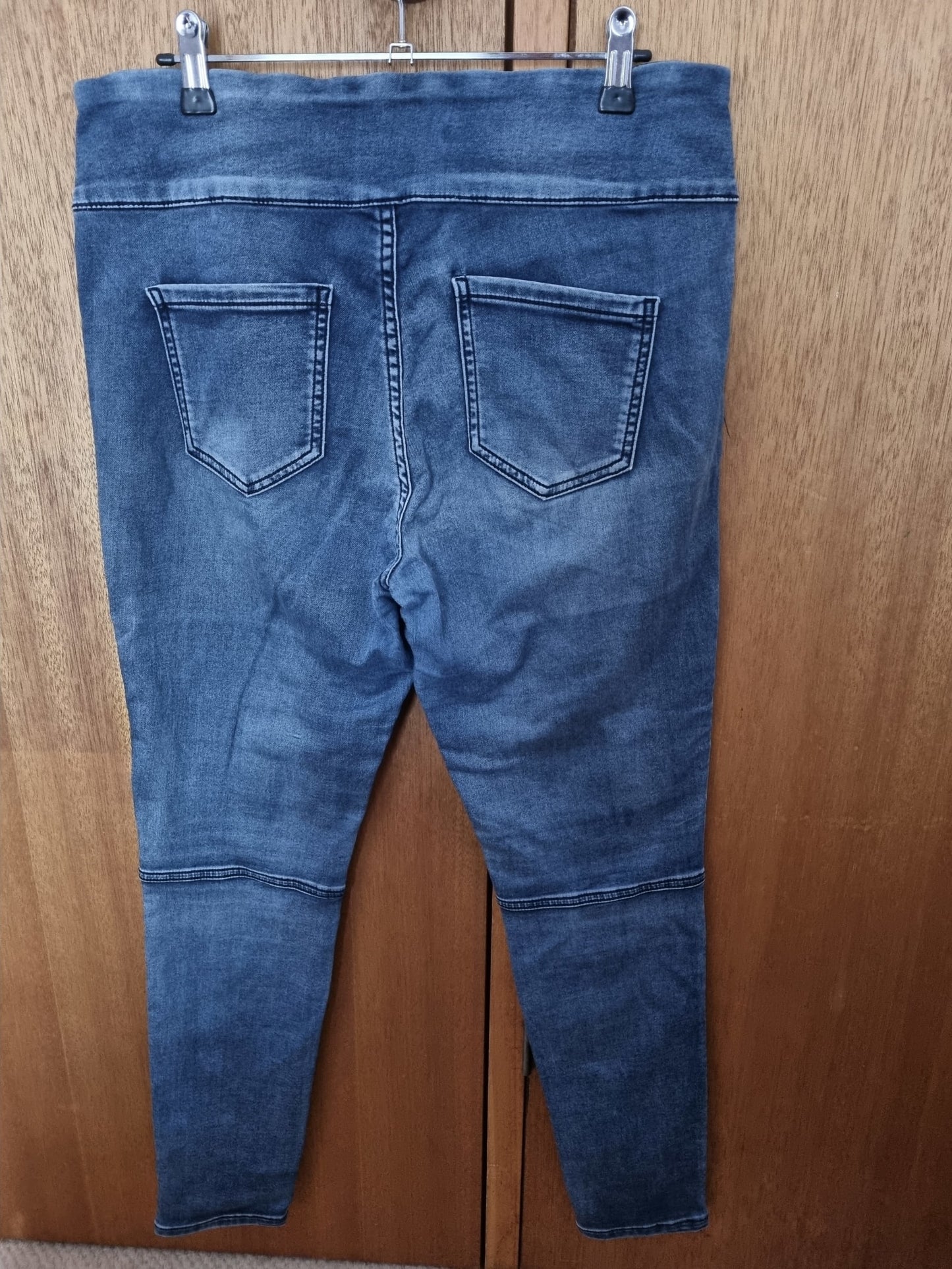 81976