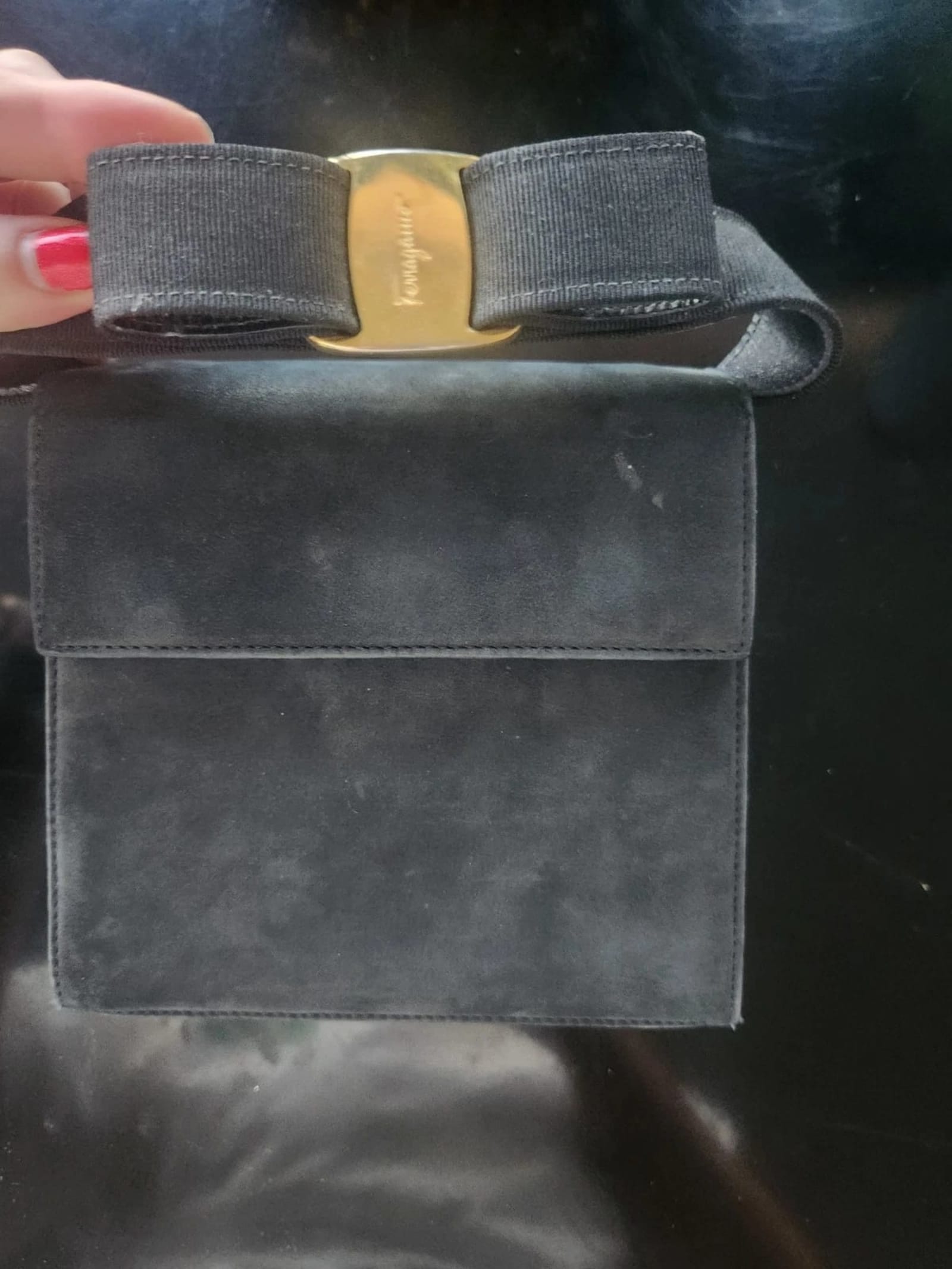 83101