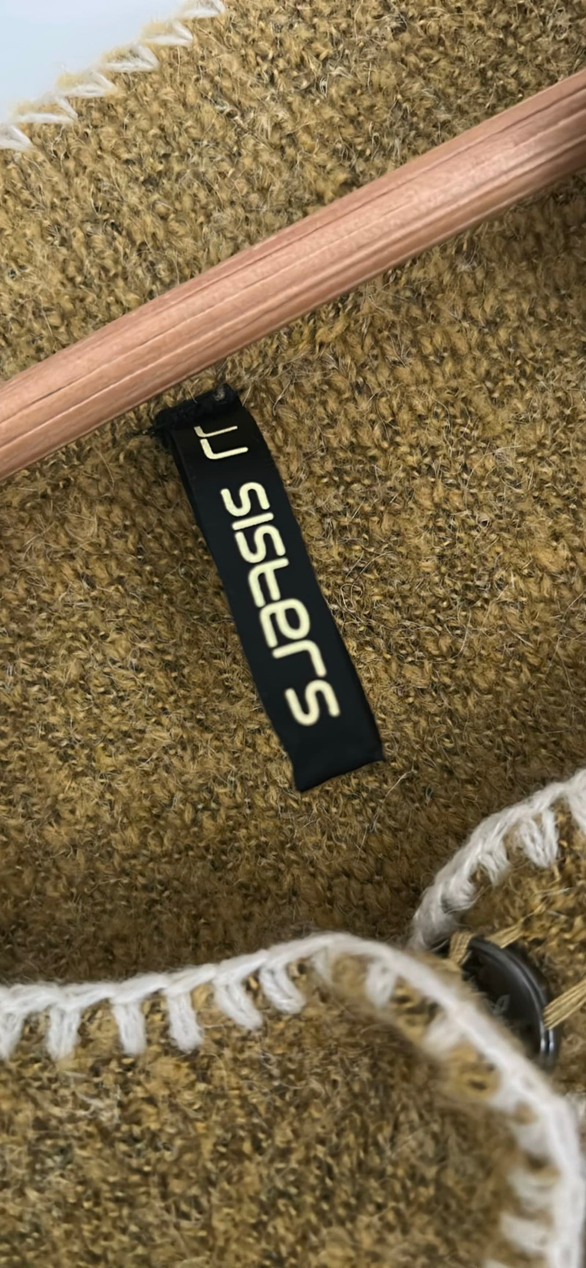 212325
