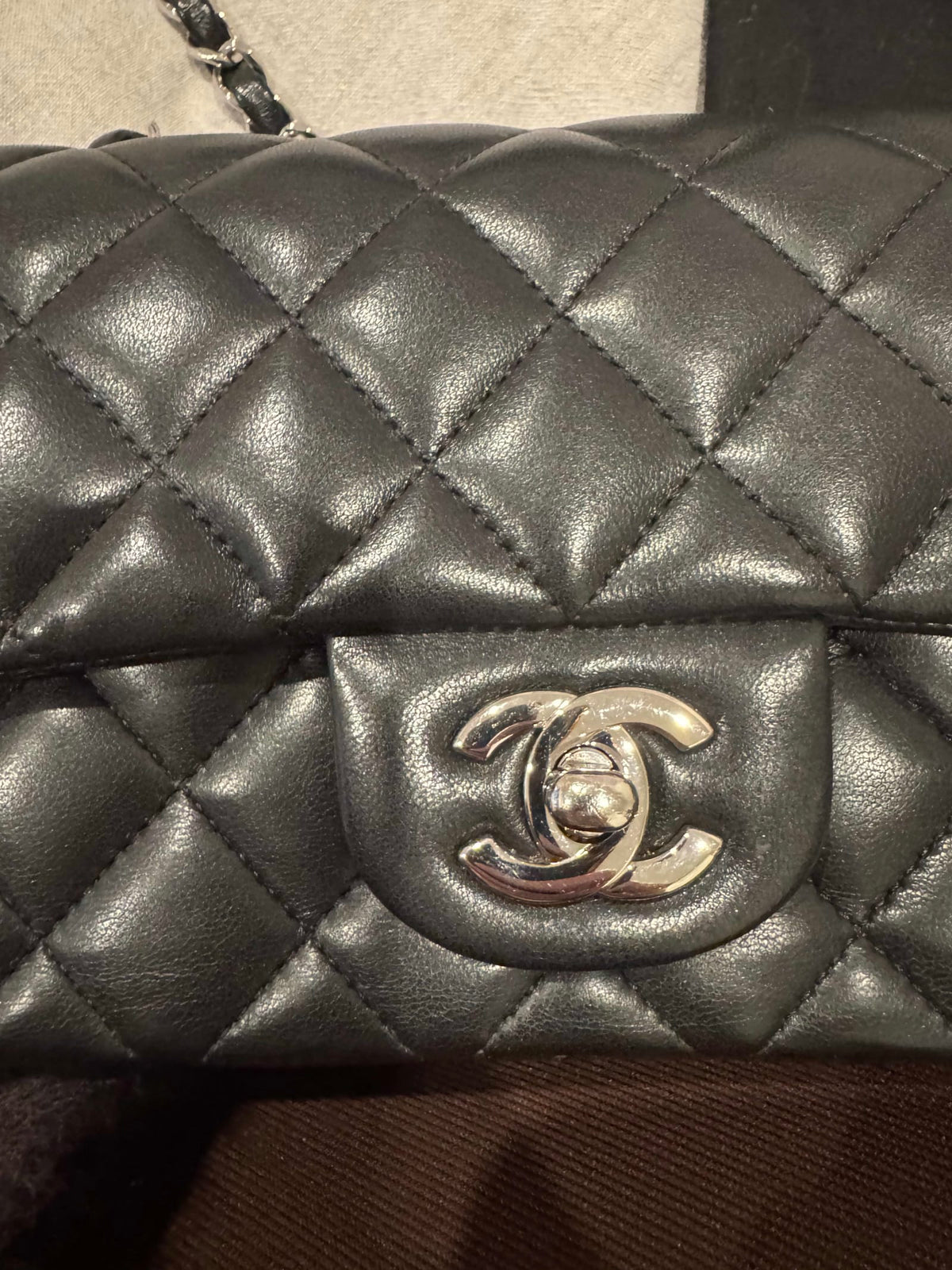 220896