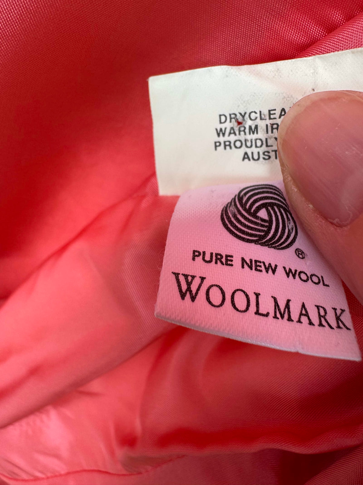 216469
