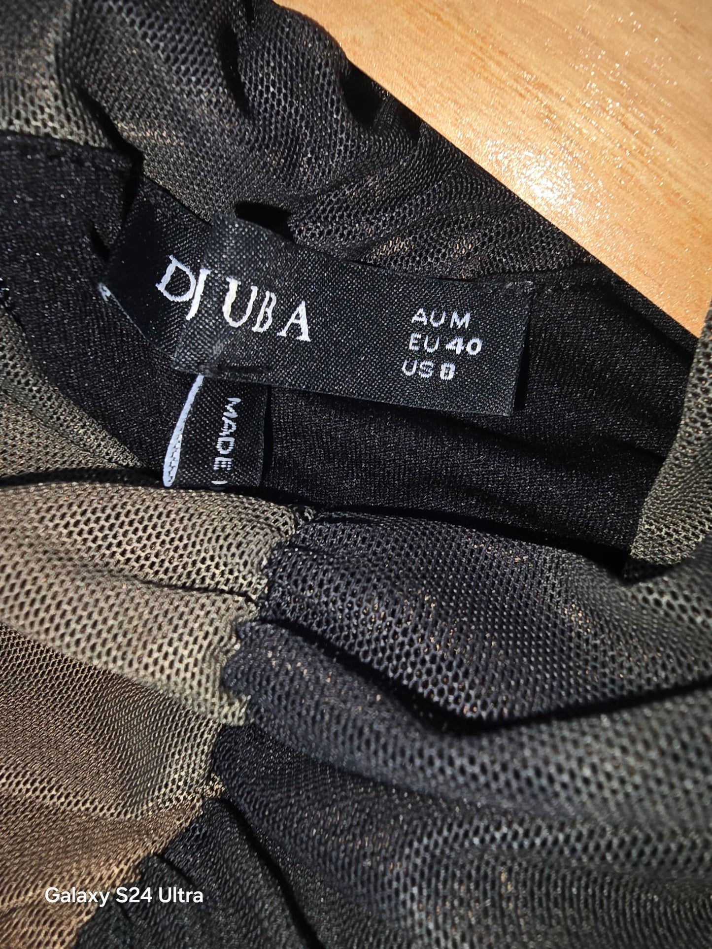 111933
