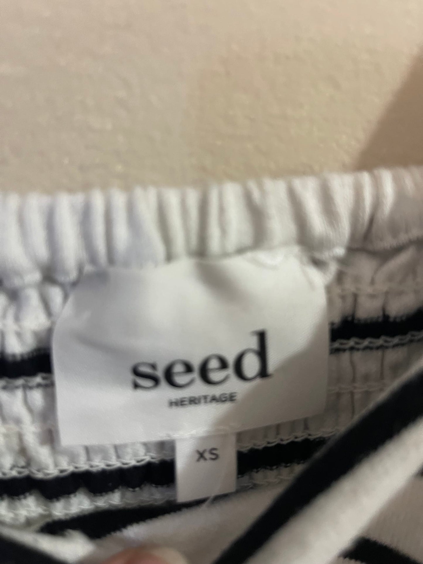 185699