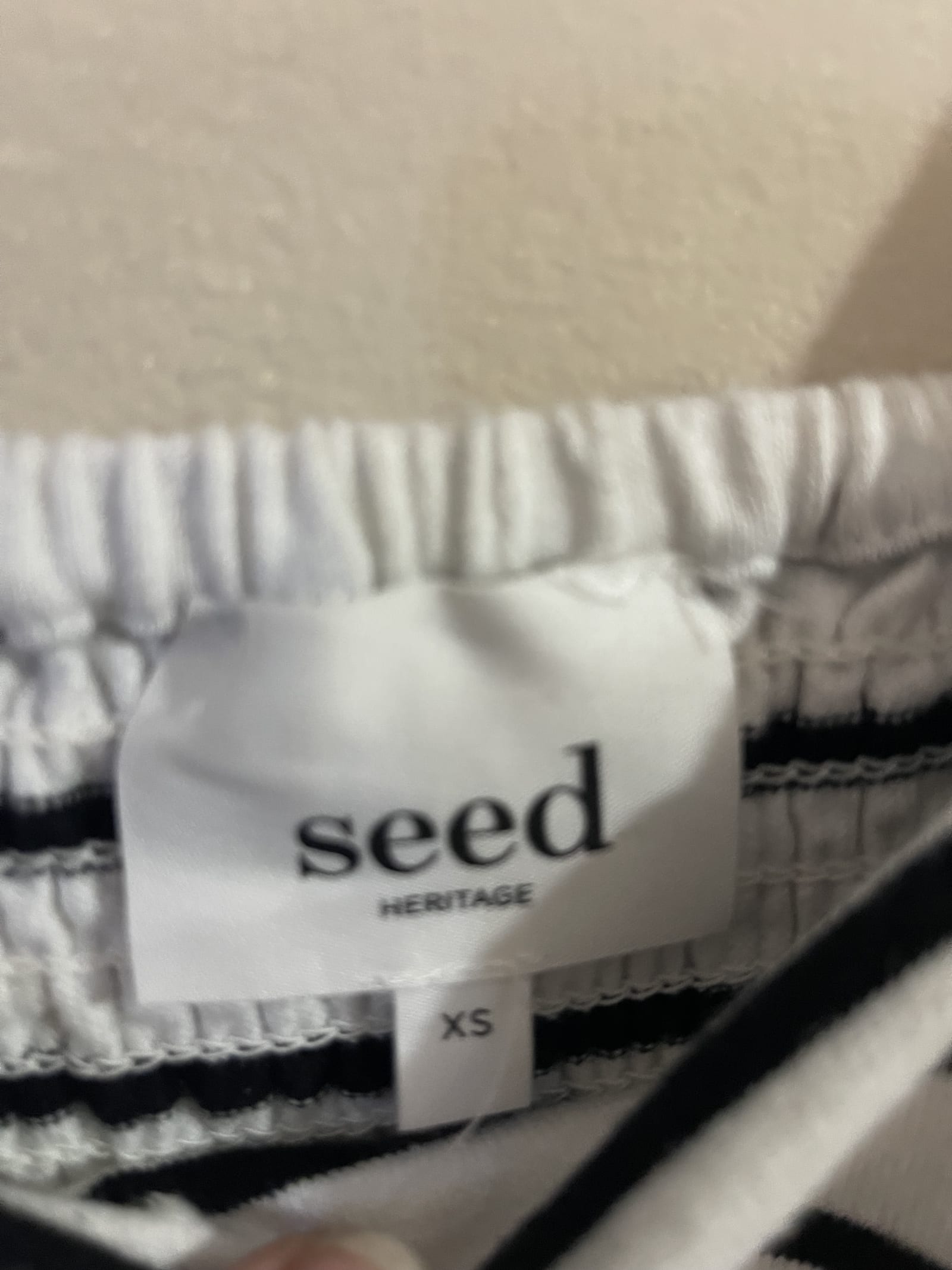 185699