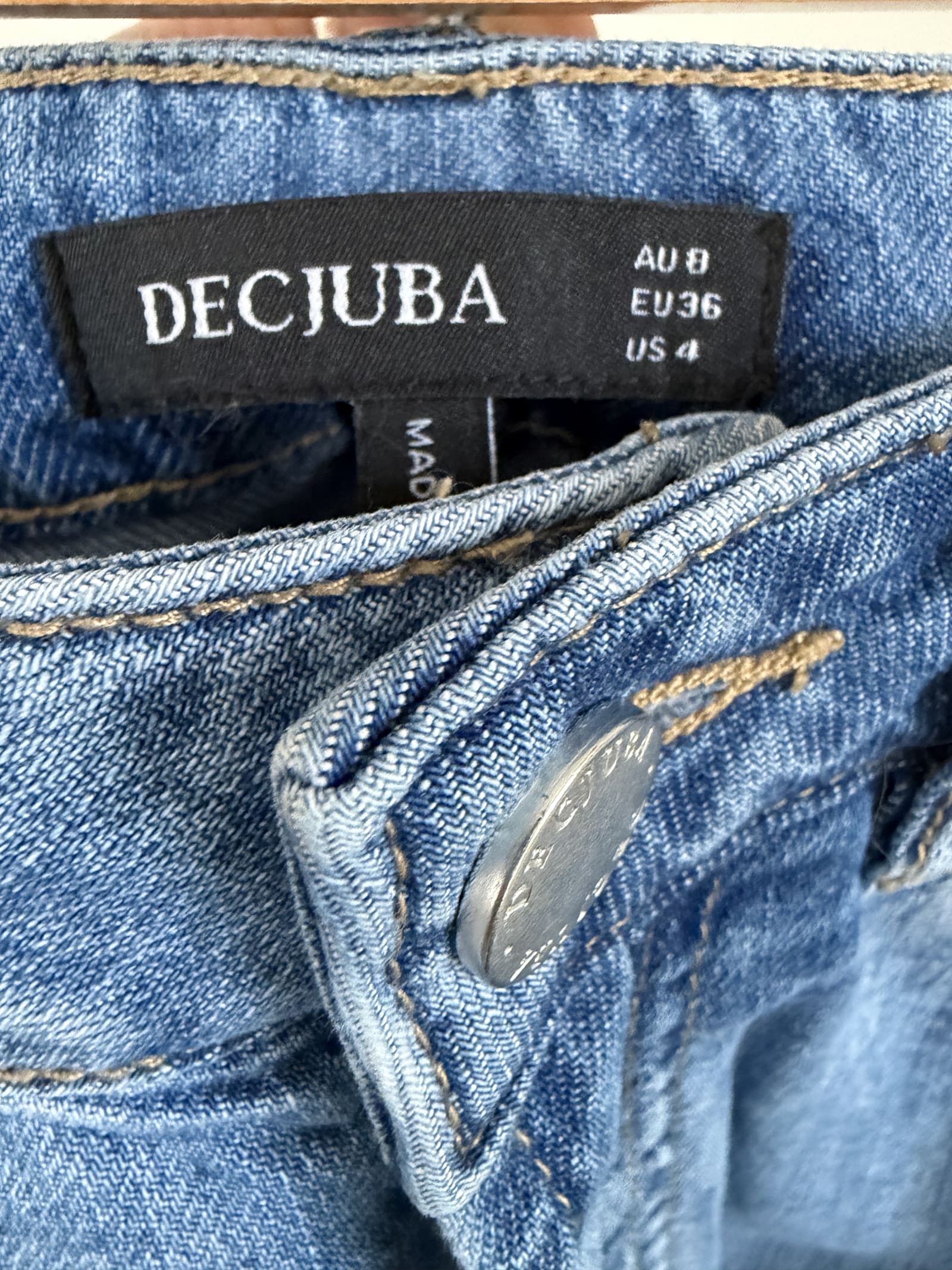 178305