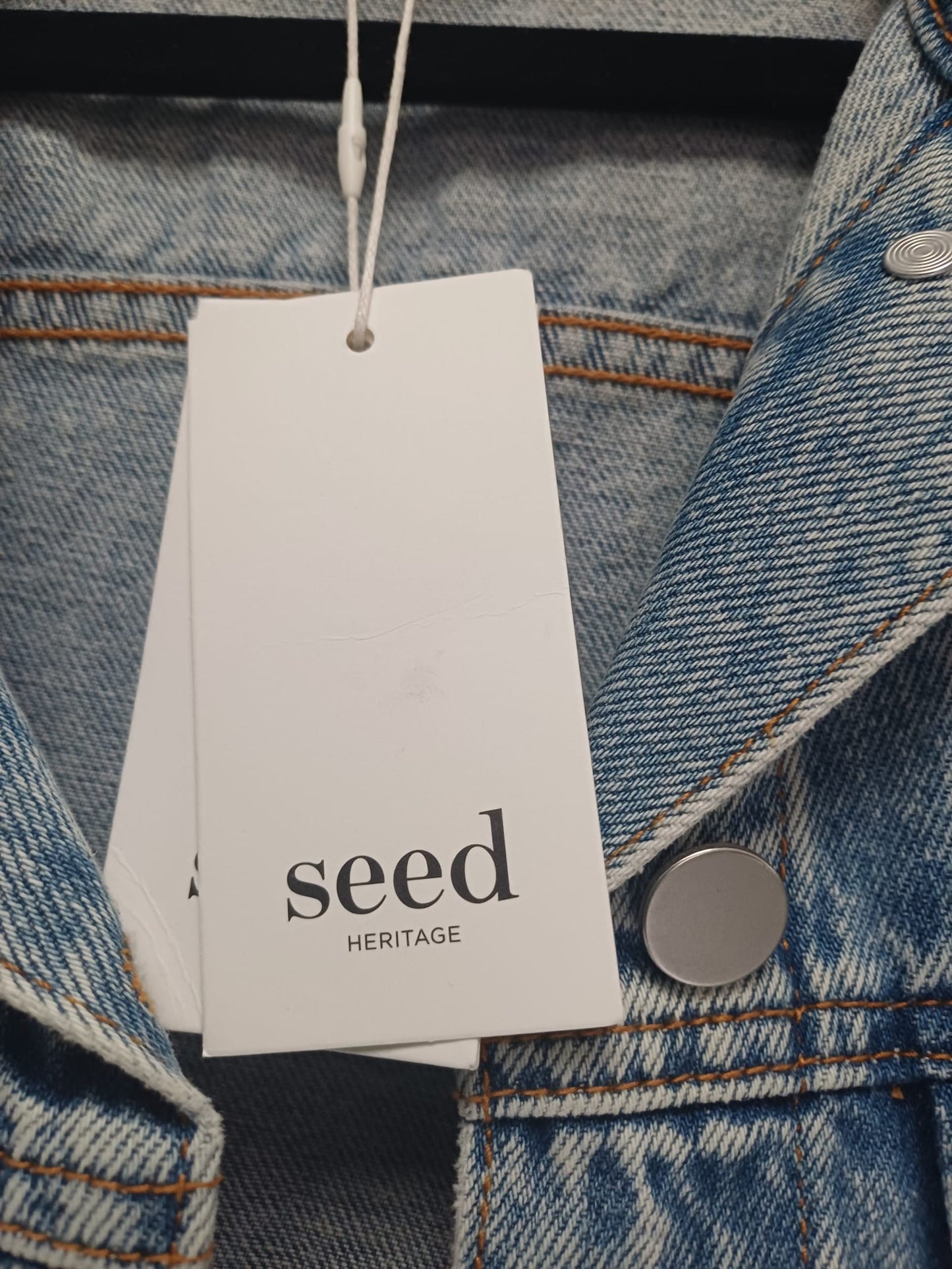 154400